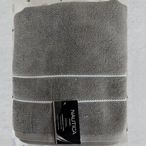 Nautica Ocean Soft Grey Bath Towel Measures 30 x 54 in